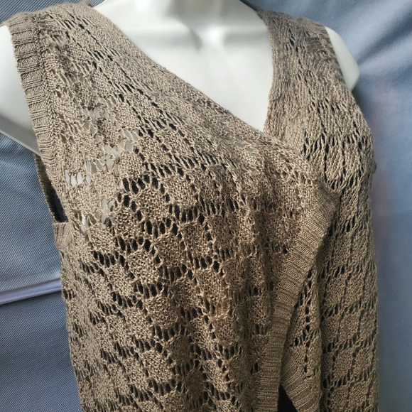 Vintage Khaki Green Boho Crochet Vest - Picture 10 of 11